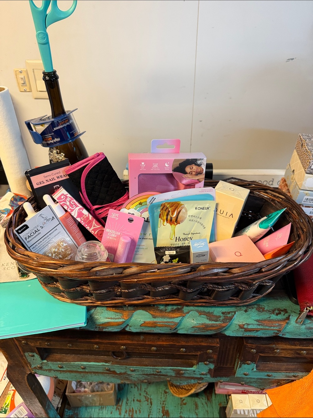Assorted Women’s Bath & Body Gift Basket - 24 pieces
